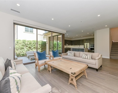 121 Linda Vista - Photo Thumbnail 2