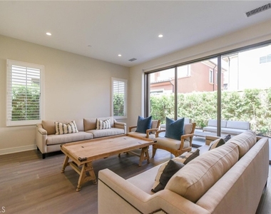 121 Linda Vista - Photo Thumbnail 4