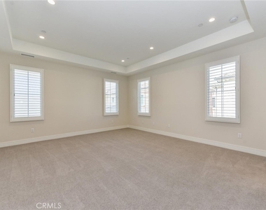 121 Linda Vista - Photo Thumbnail 11