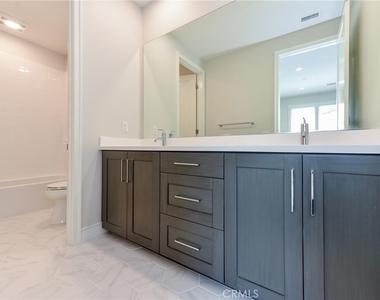 121 Linda Vista - Photo Thumbnail 29