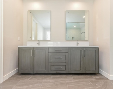 121 Linda Vista - Photo Thumbnail 16