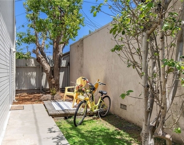 4124 E 5th - Photo Thumbnail 2