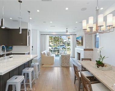 708 Heliotrope Avenue - Photo Thumbnail 5