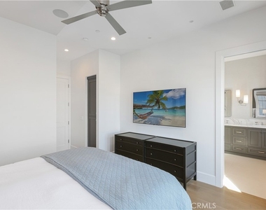 708 Heliotrope Avenue - Photo Thumbnail 14