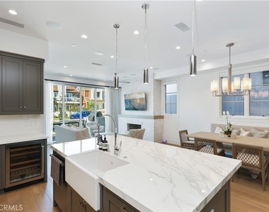 708 Heliotrope Avenue - Photo Thumbnail 6