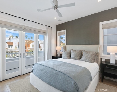 708 Heliotrope Avenue - Photo Thumbnail 12