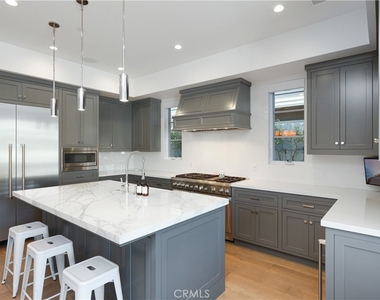 708 Heliotrope Avenue - Photo Thumbnail 30