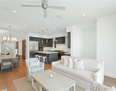 708 Heliotrope Avenue - Photo Thumbnail 7
