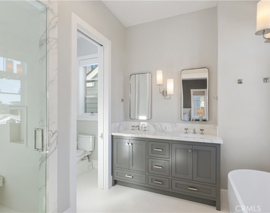 708 Heliotrope Avenue - Photo Thumbnail 15