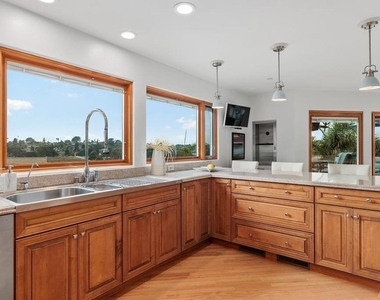 830 Highland Drive - Photo Thumbnail 9