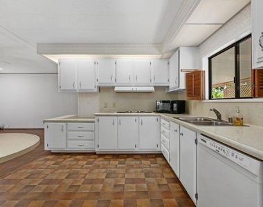 8975 Lawrence Welk Dr - Photo Thumbnail 26