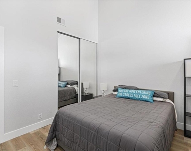 2820 Hope Avenue - Photo Thumbnail 17