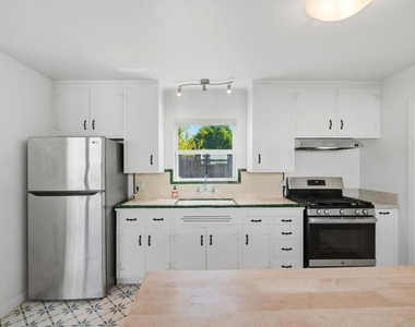 651 Topaz Street - Photo Thumbnail 11