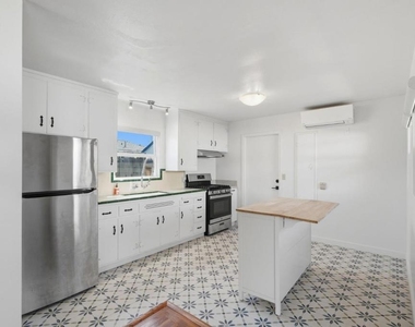 651 Topaz Street - Photo Thumbnail 7