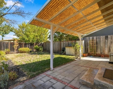 651 Topaz Street - Photo Thumbnail 15