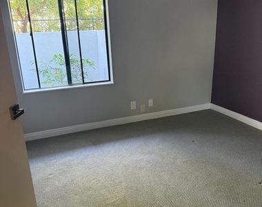 839 Balboa Lane - Photo Thumbnail 15