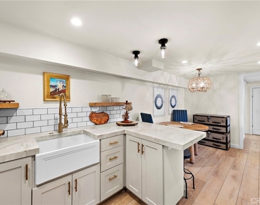 233 Cajon Street - Photo Thumbnail 7