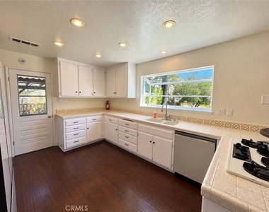 23874 Rhodes Avenue - Photo Thumbnail 9