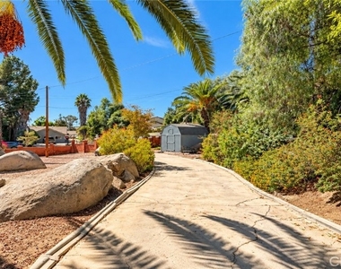 23874 Rhodes Avenue - Photo Thumbnail 5