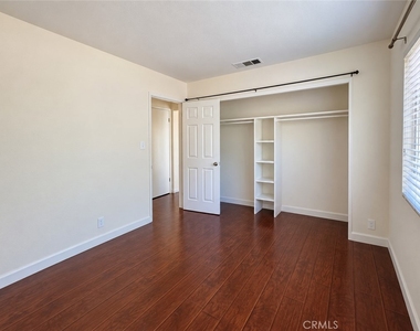 23874 Rhodes Avenue - Photo Thumbnail 14