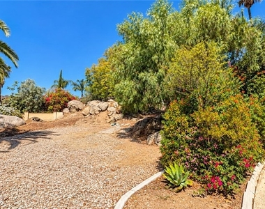 23874 Rhodes Avenue - Photo Thumbnail 4