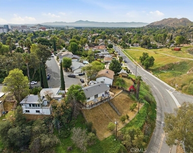 2715 Brockton - Photo Thumbnail 10