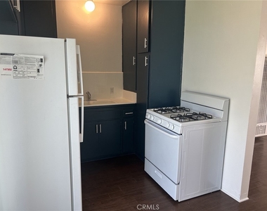 165 N 16th Street - Photo Thumbnail 1