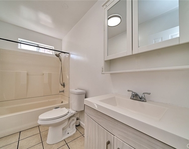 3011 S West View - Photo Thumbnail 8