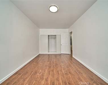 3011 S West View - Photo Thumbnail 14