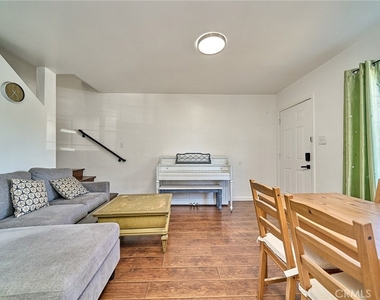 3011 S West View - Photo Thumbnail 7