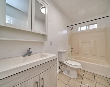 3011 S West View - Photo Thumbnail 15