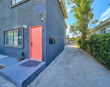 3011 S West View - Photo Thumbnail 3