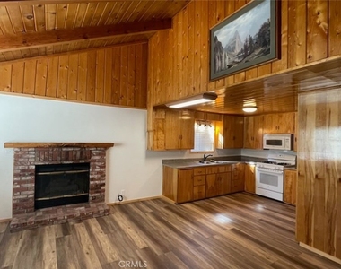 609 Elysian - Photo Thumbnail 18