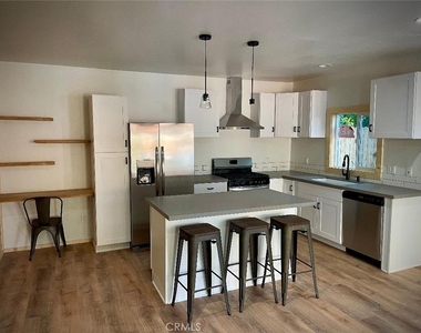 609 Elysian - Photo Thumbnail 8