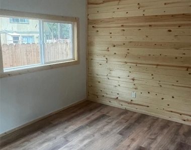 609 Elysian - Photo Thumbnail 13