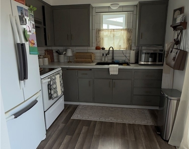 2123 Down Street - Photo Thumbnail 2