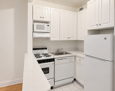 West 56th Street - Photo Thumbnail 3