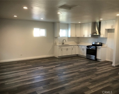 2034 W Mill - Photo Thumbnail 2