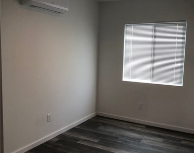 2034 W Mill - Photo Thumbnail 7