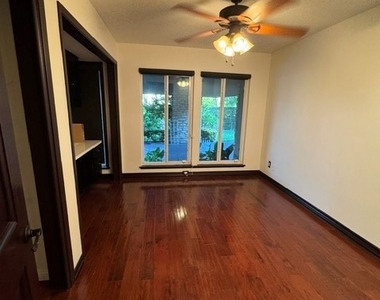 2840 Hudson Avenue - Photo Thumbnail 10