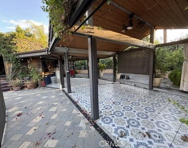 2840 Hudson Avenue - Photo Thumbnail 47