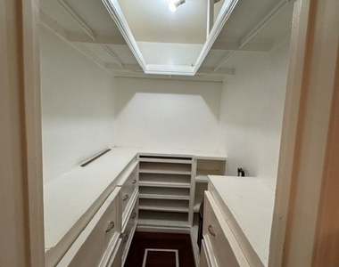 2840 Hudson Avenue - Photo Thumbnail 24