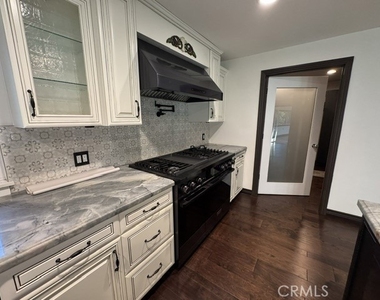 2840 Hudson Avenue - Photo Thumbnail 31