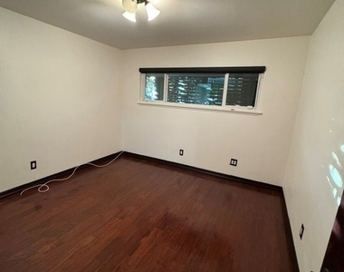 2840 Hudson Avenue - Photo Thumbnail 21