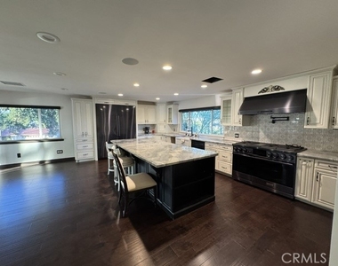 2840 Hudson Avenue - Photo Thumbnail 25