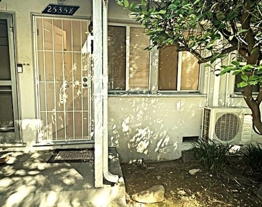 2535 1/2 Cross - Photo Thumbnail 1