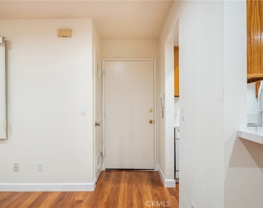367 Salem Street - Photo Thumbnail 2
