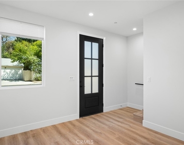 11626 Weddington Street - Photo Thumbnail 2