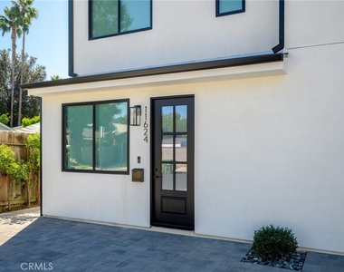 11626 Weddington Street - Photo Thumbnail 24