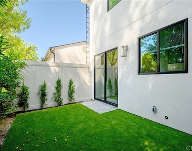 11626 Weddington Street - Photo Thumbnail 21